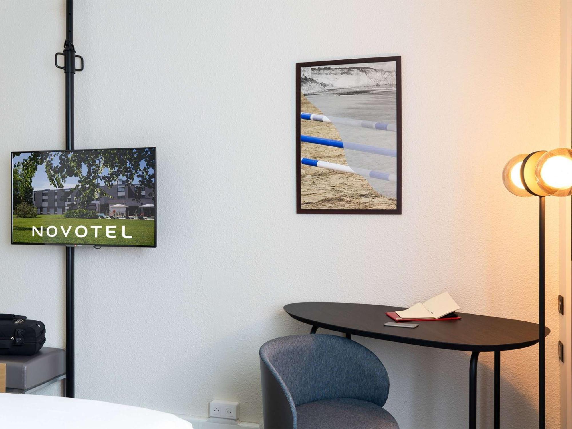 Novotel Bayeux Exterior foto